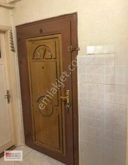 Rw//detay'dan M.k.atatürk Cd.üzeri Satılık 2+1 Daire