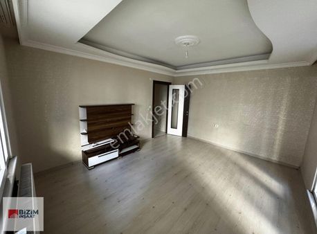 Bizim İnşaat'tan 2+1, 80m2, Balkonlu, Yüksek Giriş Daire!