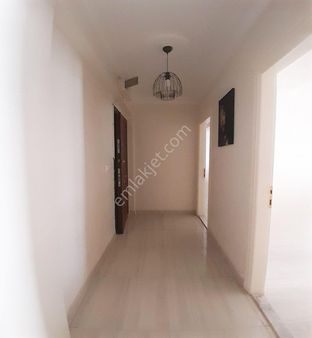 Avcılar Cihangirde 2+1 Balkonlu Y.giriş Satılık Daire Fırsatı