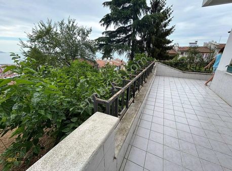 Altın Emlak Trabzon Çamlıkta Satılık Triplex Villa