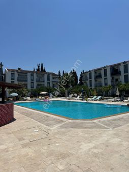 Kuşadası Karaovada Satılık Denize Yakın 1+1 Daire