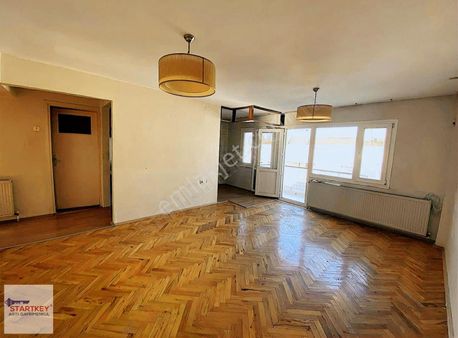 Karşıyaka Donanmacı Mahallesinde Sahile Yakın Satılık 3+1 Daire