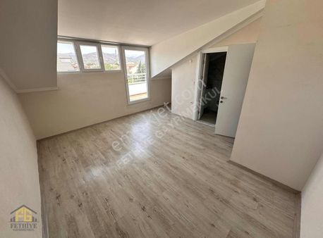 Akarca Mahallesinde Kordona Yakın Kiralık 2+1 Dubleks Daire