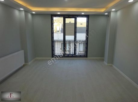 B.evler Yenibosna Zafer Mah.satılık Otoparklı 5+2 Dubleks Daire