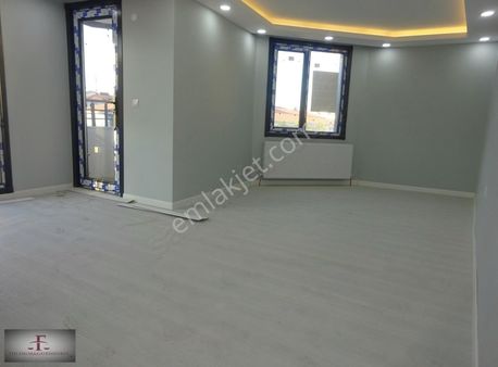 Bahçelievler Yenibosna Zafer Mah.satılık Otoparklı 3+1 Daire