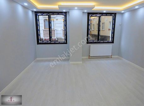 Bahçelievler Yenibosna Zafer Mah.otoparklı Satılık 3+1 Daire