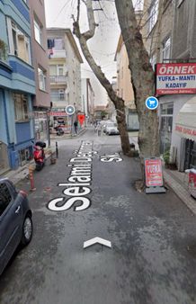 Naz Emlaktan Bağlarbaşı Merkezde Köşebaşı Dükkan