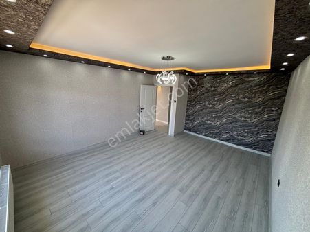 Tuna'dan Canan Sok'ta 3+1 Ultralüx Yapılı E.banyolu Katta Güney