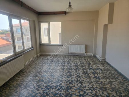 Han Emlaktan İnönü Caddesinde Satılık Geniş 2+1 Daire