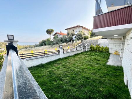 Yükselden Altınoluk'ta Yerden Isıtmalı Denize Manzaralı 4+1villa