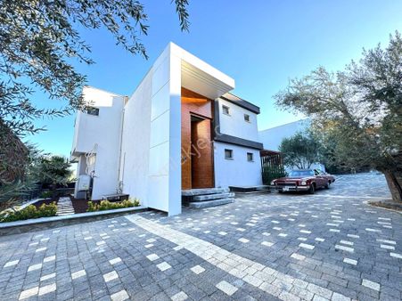 Güre'de,doğa Ve Deniz Manzaralı, Şık Tasarımlı, 5+1 Loft Villa