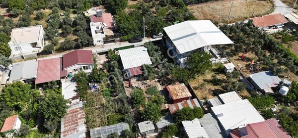 Adnan Menderes Havaalanı Yakınında Satılık İçinde Evi Olan Tarla