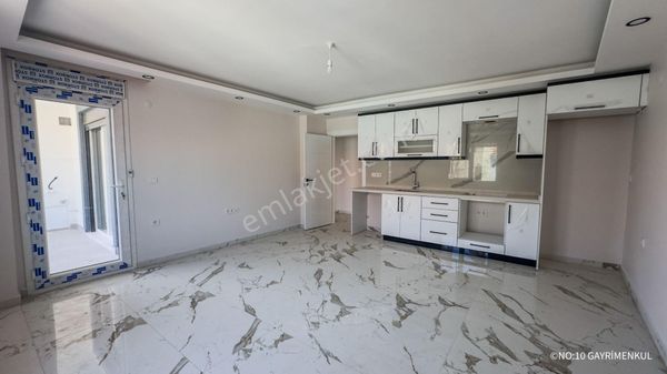 No:10 Gayrimenkul’den–yerden Isıtmalı,otomatik Panjurlu, Cadde Üzerinde 2+1 Fırsat Daire!..