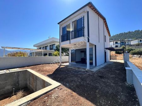 Didim Akbük’te Panorama Deniz Manzaralı 3+1 Satılık Havuzlu Villa