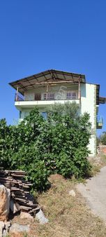 Alanaya Karamanlar Mahallesi Üç Katlı Müstakil Köy Evi Ve Bahçesi