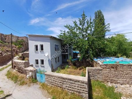 Gesi Bahçeli De Satılık Yaz-kış Oturulur Müstakil Bahçeli Ev