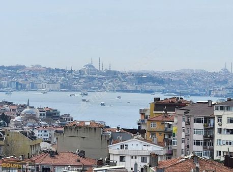 Golden Homes Üsküdar Sultantepe'de 5+2 K.otoparklı 270 M2 Dublex