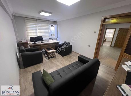 Rönesans Emlak'tan Çiftlik Caddesinde 2+1 Daire