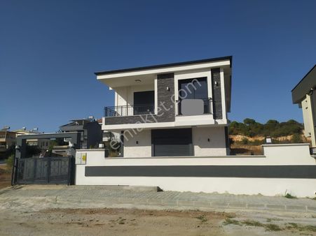 Didim Sağturda Denize 400m Mesafede 250 M2 Arsa İçinde 4+1 Ayrı Mutfak Havuzlu Villamız Satılık