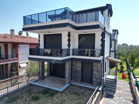 Altınoluk İlkbahar'dan Kovanlık'ta 300m2 Arsa İçinde Tam Bağımsız 5+1 Villa