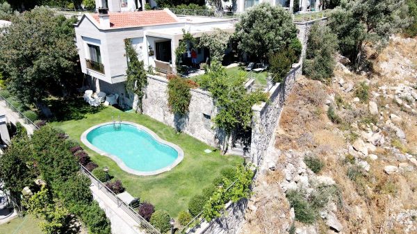 Bodrum Yalıkavakta Satılık 750 M2 Arsa İçinde Müstakil Villa