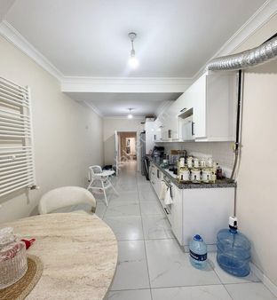 Avcılar Şükrübey Caddesinde Sıfır 3+1 Ara Kat Daire