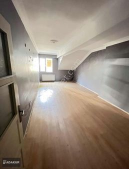 Adakur'dan Akçaburgaz'da 2+1 Fiyatına 3+1 Satılık Fırsat Daire