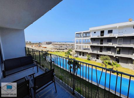 Çeşme Dalyanda Satılık Lüks 2 + 1 Havuzlu Rezidans Daire