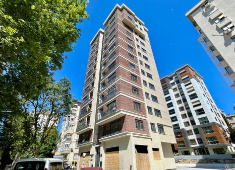 Erenköy 'de Marmaraya Yakın Merkezi Konumda Satılık 3+1 Net 95 M2 Balkonlu Daire