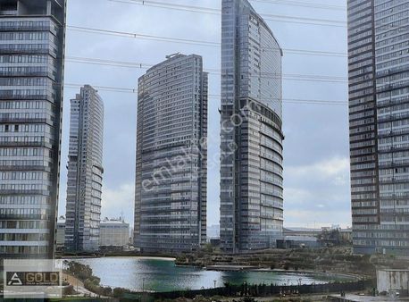 Esenkent Nlive Bahçeşehir Sitesi Kozapark Gölü Manzaralı 3+1