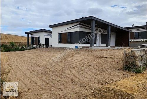 Ankaranın Bağları-3 Sitesinde 500 M² Satılık Hobi Bahçesi