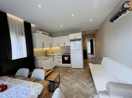 Çeşme Çarşıda (takasa Açık) Sıfır ,eşyalı ,lüks 1+1 Ve Eki 1+0