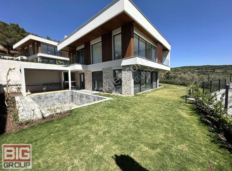 ++bıg Group** Müthiş Konumlu,modern Mimari, Büyük Bahçeli Villa