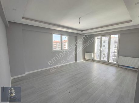 Ali Paşa Mahallesi'nde 2 Bloklu Site İçinde Sıfır E.banyolu 3+1