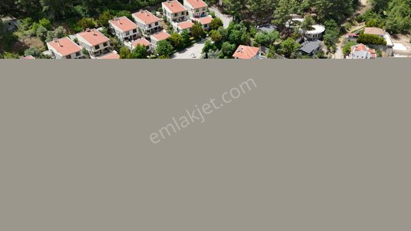 Goldhouse Dan Satılık Arsa Yeşilüzümlüde 780m2