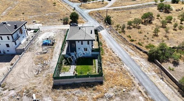 Emlak Ofisimden Erkilet General Emir De Satılık 4+1 Harika Villa