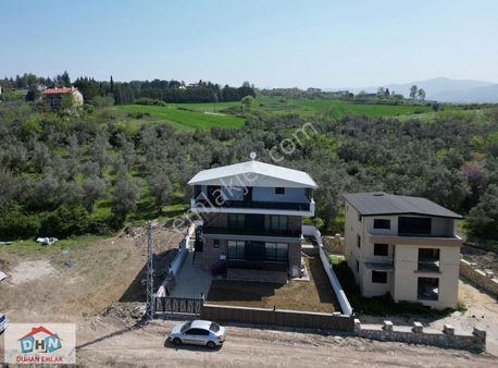 Duhan Emlak'tan Akköy'de Panoramik Deniz Manzaralı 6+2 Villa