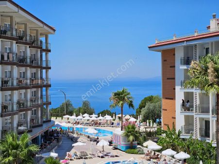 Kuşadası Ramada Suıtes'te Kiralık Deniz Manzaralı 2+1