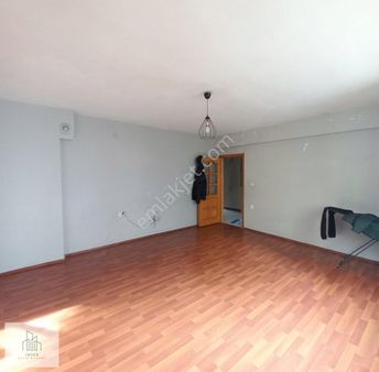 İslambeyde Ana Caddeye Yakın 3 +1 Daire