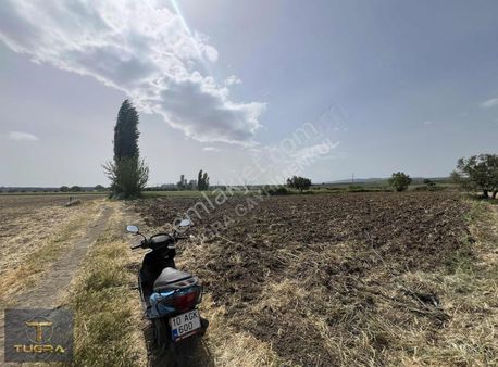 Tuğradan Ramada Otel Arkası Satılık Tarla