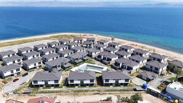 Sahildeki Huzur Lüks Villa Mükemmel Deniz Manzaralı 3 Sıra