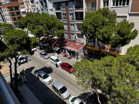 Çarşı Merkezde Satılık 2+1 135 M2 Daire