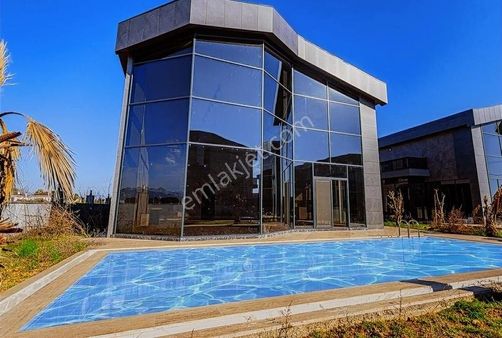 Takasa Açık- 6+1 Müstakil Villa- Arsası Büyük