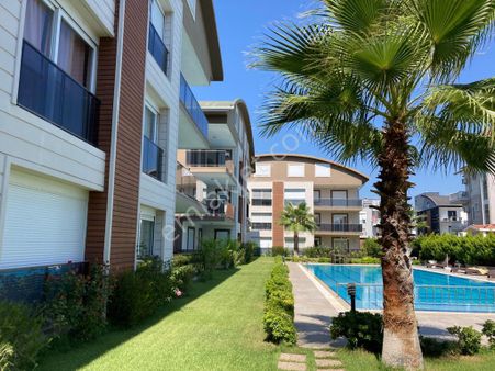 Belek Çarşı Merkez'de Bakımlı Site İçersinde Satılık 2+1 Daire