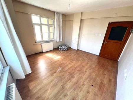 Seba'dan Tevfikbey Mh 2+1 90m2 Acil Satılık Arakat Dair