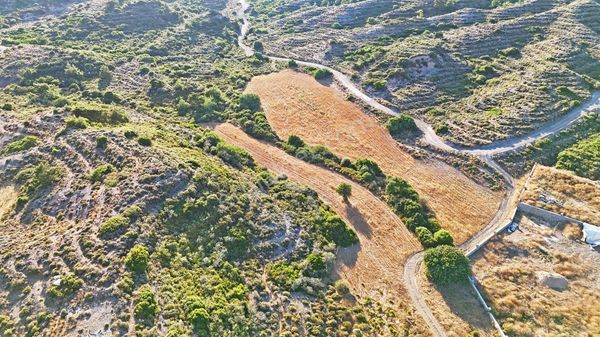 Remax Badem'den Datça Reşadiye'de Satılık 6031 M2 Tarla