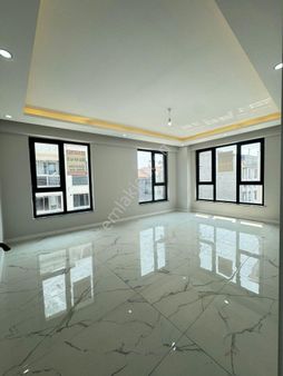 Ak & Emlak**batıkent Sınırı 3+1-140 M2 Özel Garaj Şık Köşe Daire