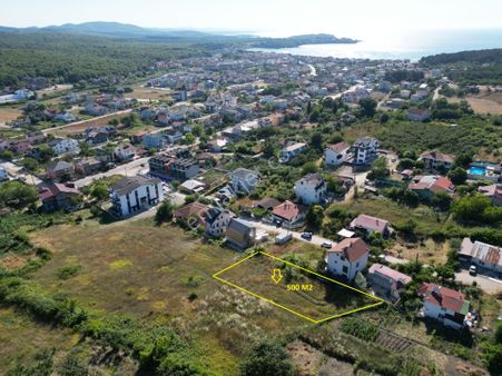 Kefken Merkezde Satılık 500 M² %50 Konut İmarlı Arsa