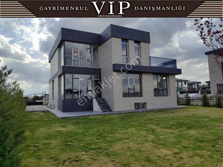 Gölbaşı Karşıyaka Mah. Ultra Lüx Yapılı 6+1 Satılık Villa