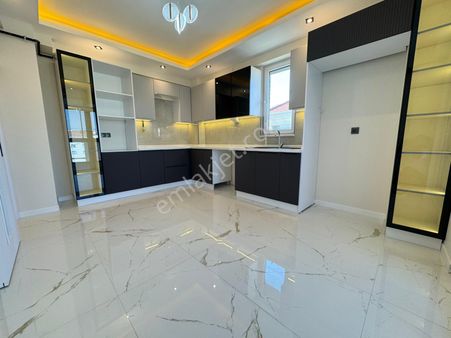 Ak & Emlaktan** 3+1 135m² Özel Garaj / Yerden Isı / Köşe Daire